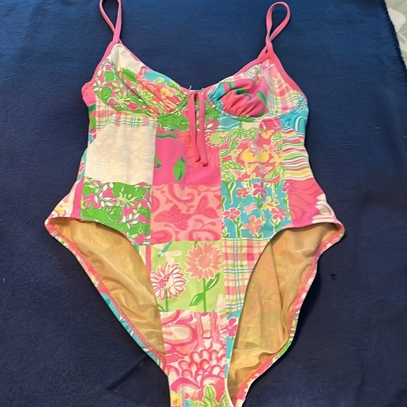 Vintage pattern Lilly Pulitzer swimsuit - Picture 7 of 7
